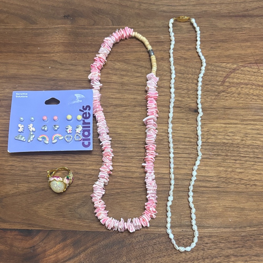 Claire's Pink Shell and White Bead Jewelry Set